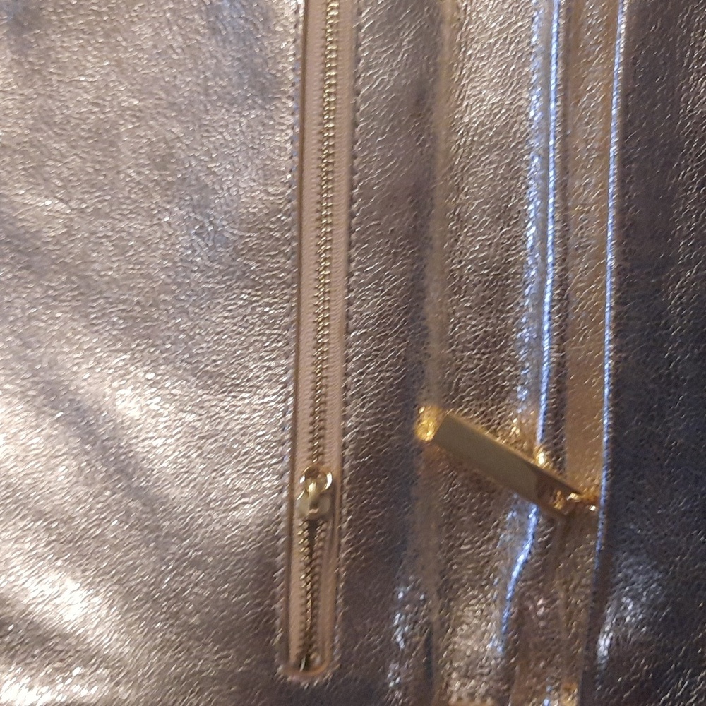 Tory Burch metallic gold clutch - Picture 3 of 16